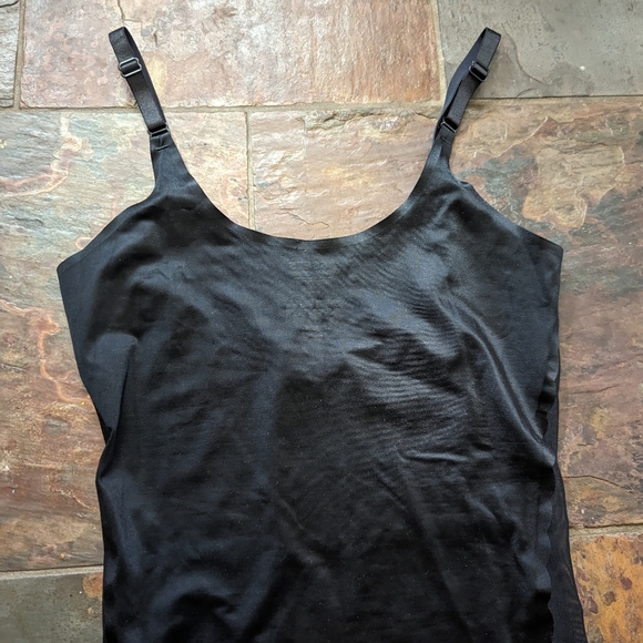 SPANX red hot assets luxe & lean scalloped slip L - Picture 3 of 9